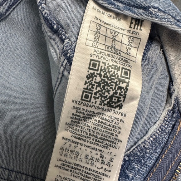 Guess Jeans, Stretch denim jeans, High rise, sits at natural waist. - Picture 5 of 5
